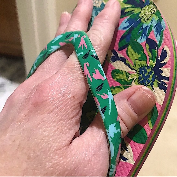 🔥EUC VERA BRADLEY SUPER CUTE FLIP FLOPS PLEASE👀🔽ALL PICS&GORG MULTICOLORED - Picture 8 of 14